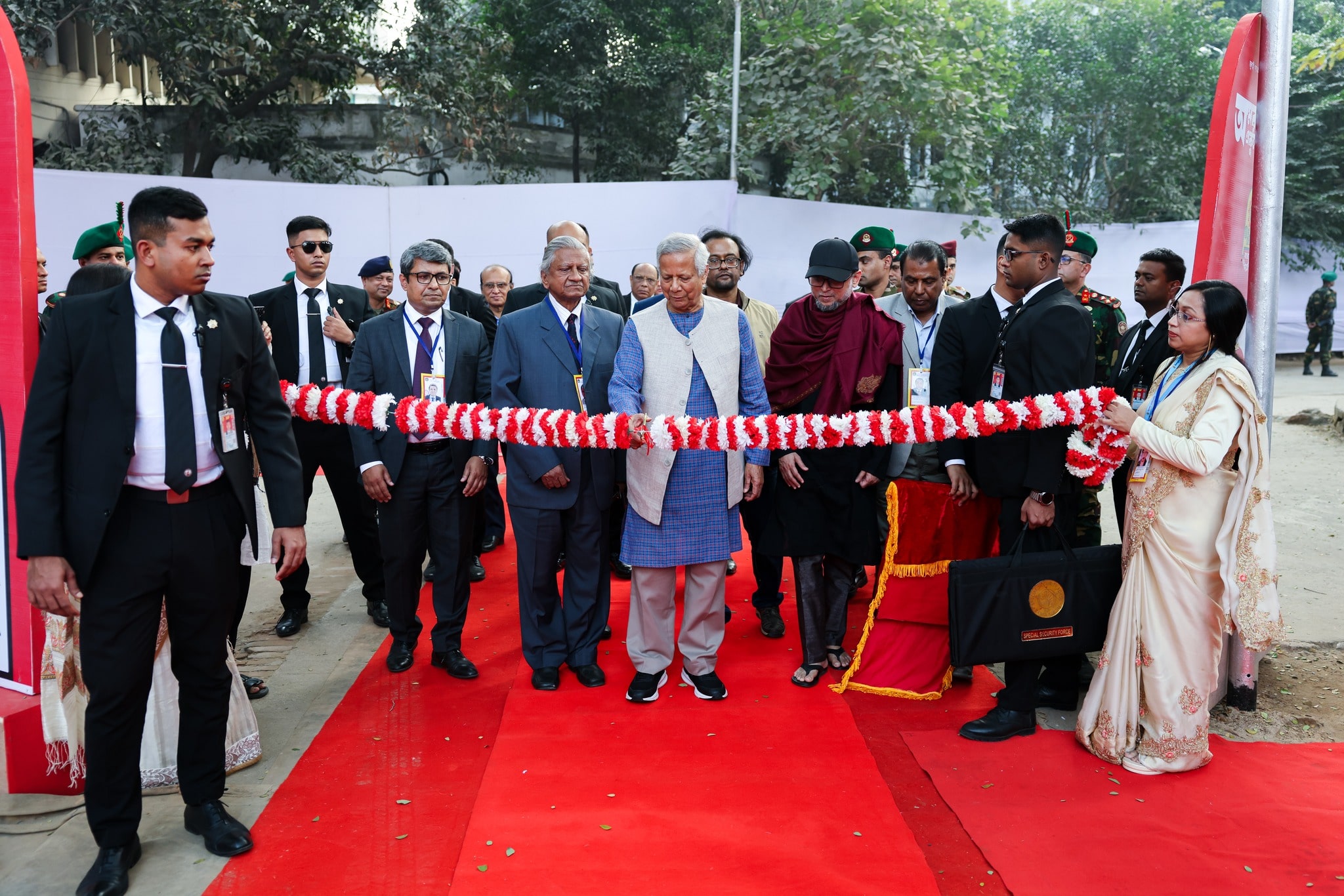 স্লাইড ৬